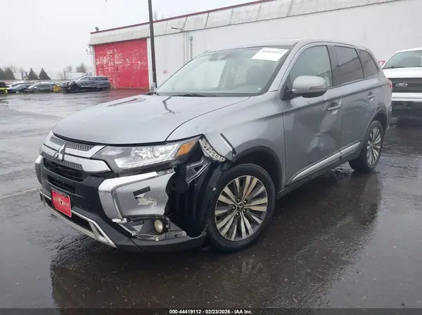 JA4AZ3A37LZ027372 2020 MITSUBISHI OUTLANDER - Image 2