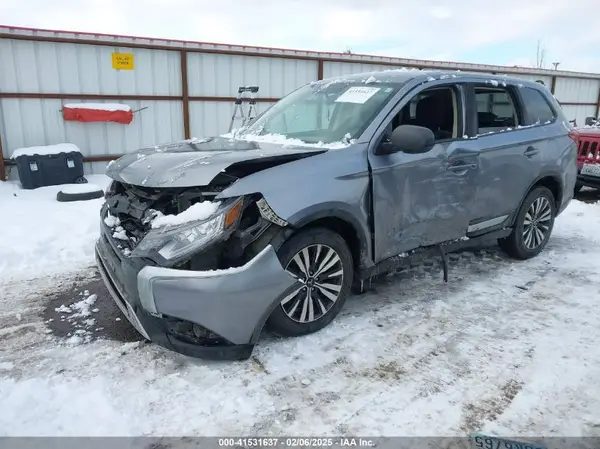 JA4AZ3A37LZ027551 2020 MITSUBISHI OUTLANDER - Image 2