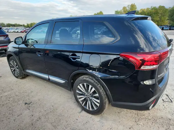 JA4AZ3A37LZ027565 2020 MITSUBISHI OUTLANDER - Image 2