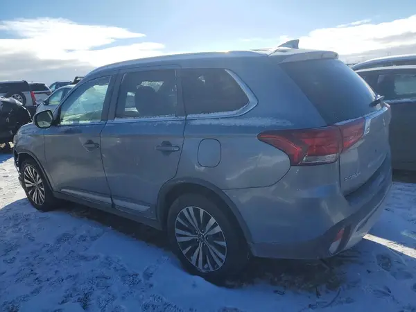 JA4AZ3A37LZ033057 2020 MITSUBISHI OUTLANDER - Image 2