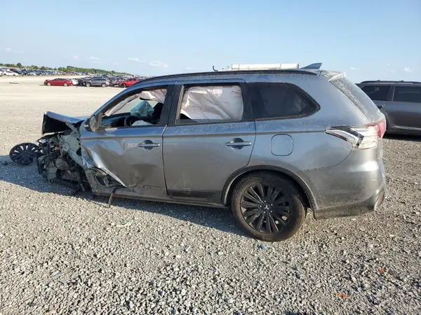 JA4AZ3A37LZ035505 2020 MITSUBISHI OUTLANDER - Image 2