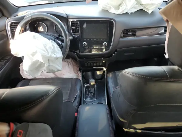 JA4AZ3A37LZ035505 2020 MITSUBISHI OUTLANDER - Image 8