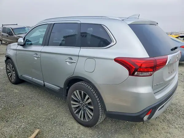 JA4AZ3A37LZ035679 2020 MITSUBISHI OUTLANDER - Image 2