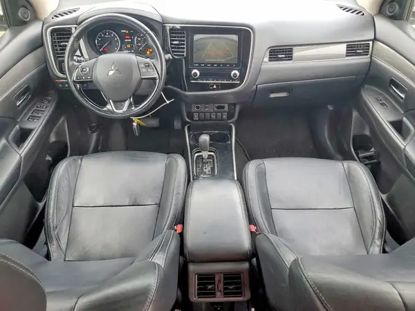 JA4AZ3A37LZ035679 2020 MITSUBISHI OUTLANDER - Image 8