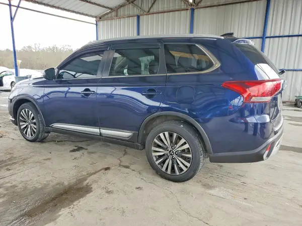 JA4AZ3A37LZ035889 2020 MITSUBISHI OUTLANDER - Image 2