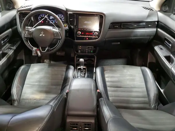 JA4AZ3A37LZ039215 2020 MITSUBISHI OUTLANDER - Image 8