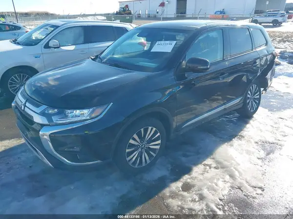JA4AZ3A37LZ039263 2020 MITSUBISHI OUTLANDER - Image 2