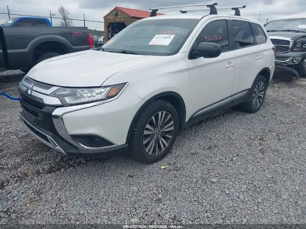 JA4AZ3A37LZ042194 2020 MITSUBISHI OUTLANDER - Image 2
