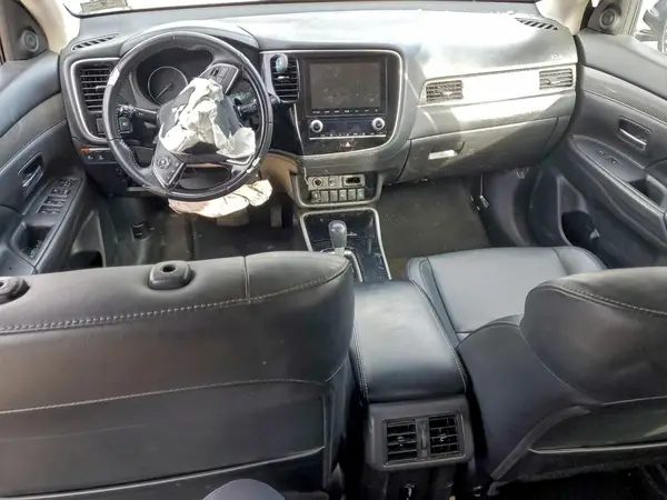 JA4AZ3A37LZ043247 2020 MITSUBISHI OUTLANDER - Image 8