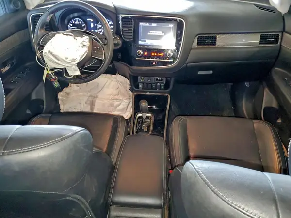 JA4AZ3A37LZ043362 2020 MITSUBISHI OUTLANDER - Image 8