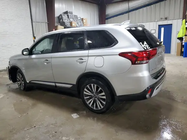 JA4AZ3A37LZ045161 2020 MITSUBISHI OUTLANDER - Image 2