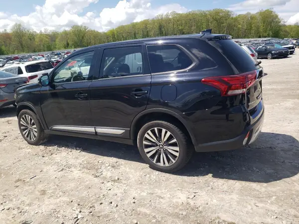 JA4AZ3A37LZ047234 2020 MITSUBISHI OUTLANDER - Image 2