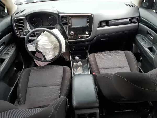 JA4AZ3A37LZ047329 2020 MITSUBISHI OUTLANDER - Image 8