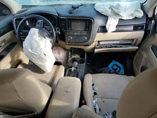 JA4AZ3A38GZ001322 2016 MITSUBISHI OUTLANDER - Image 8