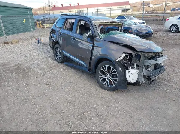 JA4AZ3A38GZ004897 2016 MITSUBISHI OUTLANDER - Image 1