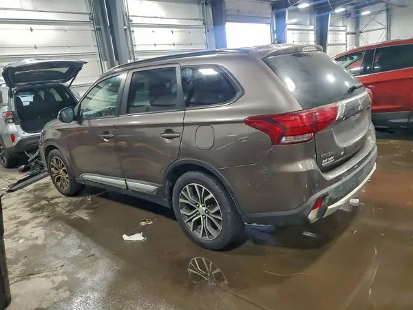 JA4AZ3A38GZ006097 2016 MITSUBISHI OUTLANDER - Image 2