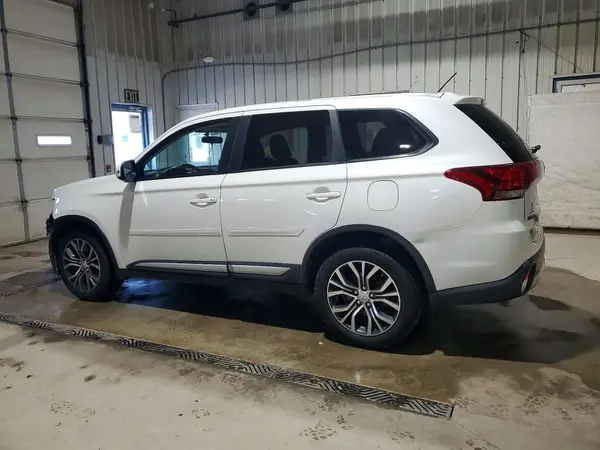 JA4AZ3A38GZ007542 2016 MITSUBISHI OUTLANDER - Image 2