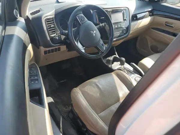 JA4AZ3A38GZ007847 2016 MITSUBISHI OUTLANDER - Image 8