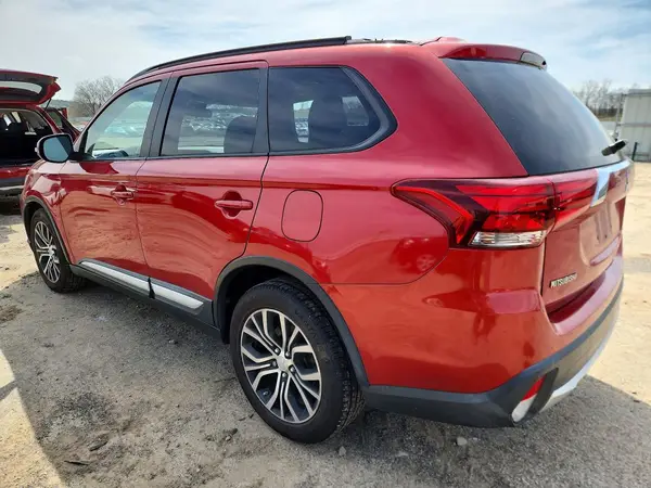 JA4AZ3A38GZ011137 2016 MITSUBISHI OUTLANDER - Image 2