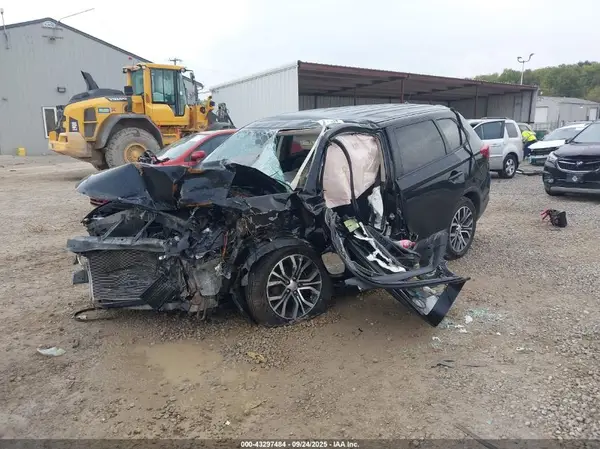 JA4AZ3A38GZ011901 2016 MITSUBISHI OUTLANDER - Image 2