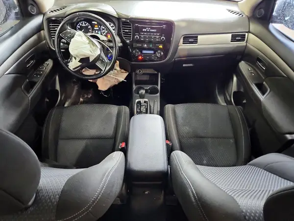 JA4AZ3A38GZ015446 2016 MITSUBISHI OUTLANDER - Image 8