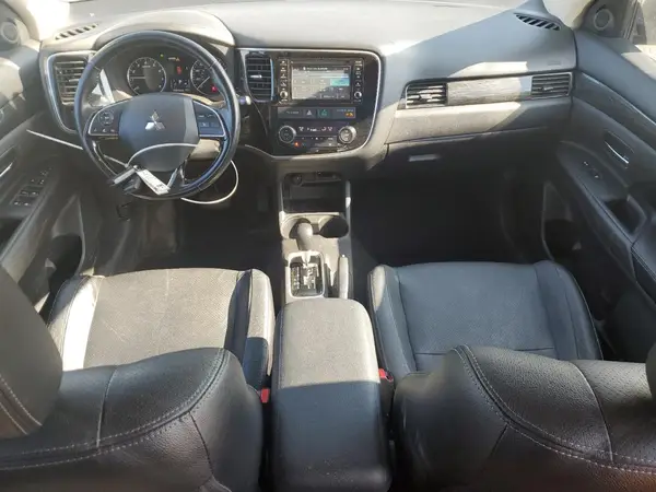 JA4AZ3A38GZ015527 2016 MITSUBISHI OUTLANDER - Image 8