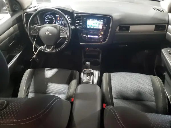 JA4AZ3A38GZ017231 2016 MITSUBISHI OUTLANDER - Image 8