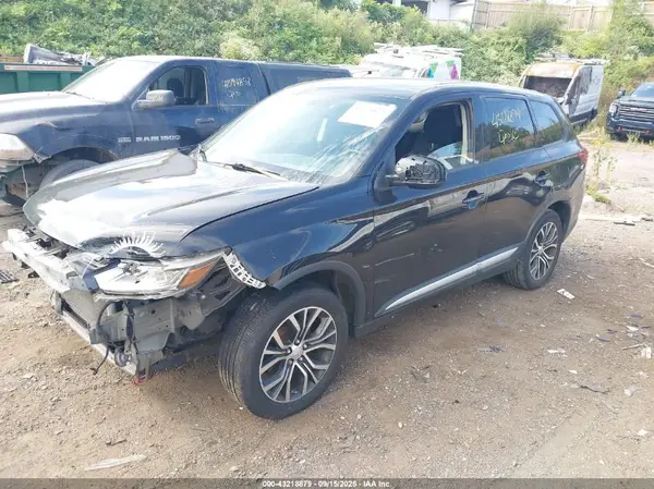 JA4AZ3A38GZ018556 2016 MITSUBISHI OUTLANDER - Image 2
