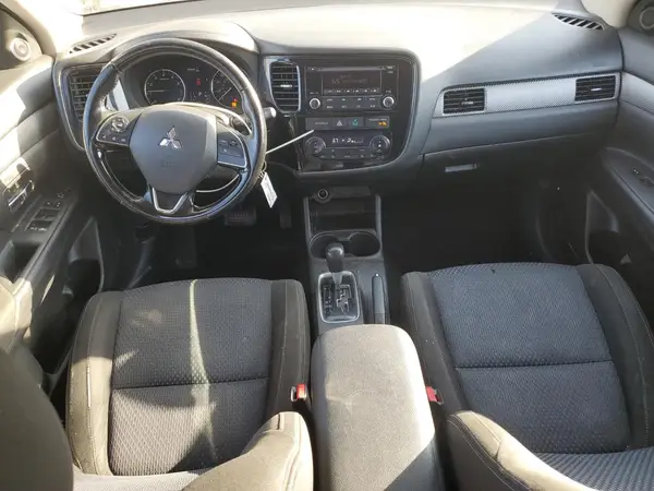 JA4AZ3A38GZ018671 2016 MITSUBISHI OUTLANDER - Image 8
