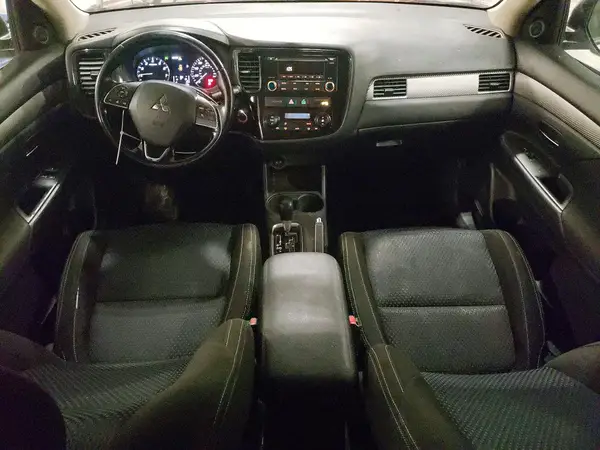 JA4AZ3A38GZ019013 2016 MITSUBISHI OUTLANDER - Image 8