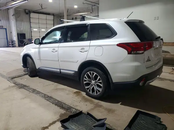 JA4AZ3A38GZ020646 2016 MITSUBISHI OUTLANDER - Image 2