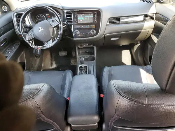 JA4AZ3A38GZ033588 2016 MITSUBISHI OUTLANDER - Image 8
