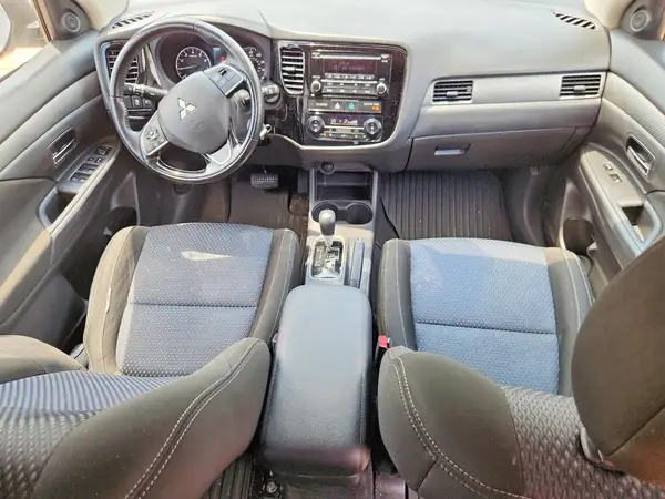 JA4AZ3A38GZ035714 2016 MITSUBISHI OUTLANDER - Image 8