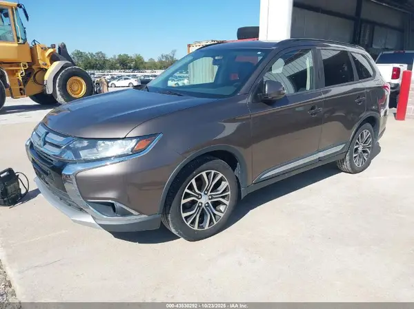JA4AZ3A38GZ035986 2016 MITSUBISHI OUTLANDER - Image 2
