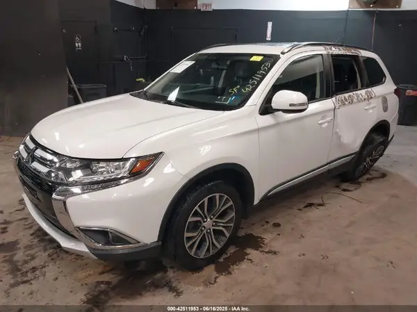 JA4AZ3A38GZ036751 2016 MITSUBISHI OUTLANDER - Image 2
