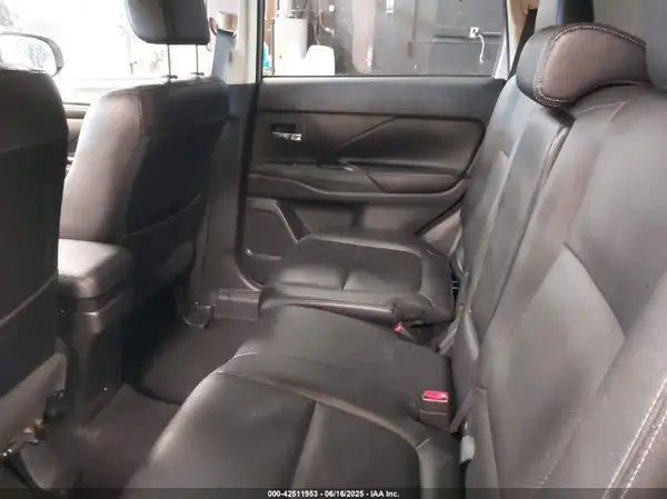 JA4AZ3A38GZ036751 2016 MITSUBISHI OUTLANDER - Image 8