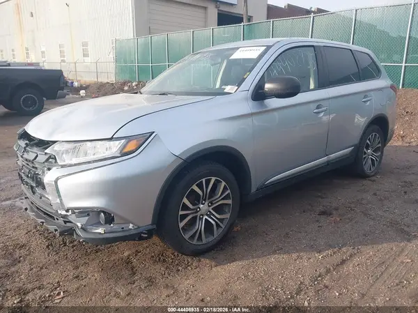 JA4AZ3A38GZ037513 2016 MITSUBISHI OUTLANDER - Image 2