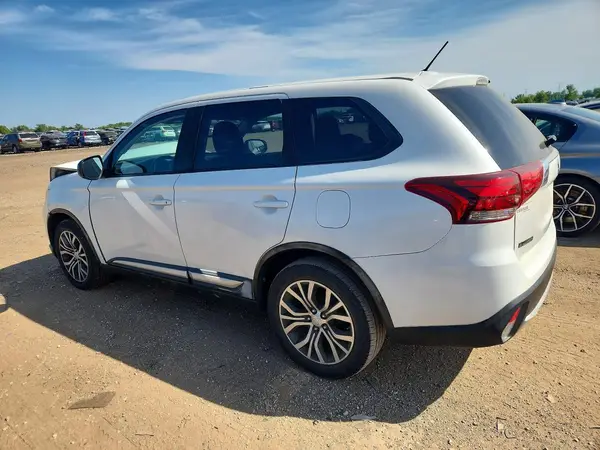 JA4AZ3A38GZ053596 2016 MITSUBISHI OUTLANDER - Image 2