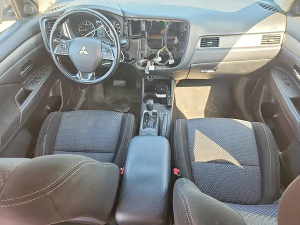 JA4AZ3A38GZ053596 2016 MITSUBISHI OUTLANDER - Image 8