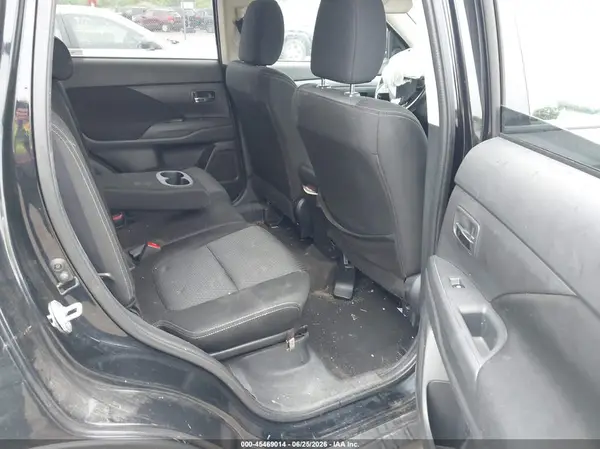 JA4AZ3A38HZ004190 2017 MITSUBISHI OUTLANDER - Image 8