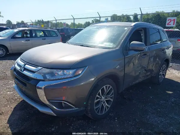 JA4AZ3A38HZ007428 2017 MITSUBISHI OUTLANDER - Image 2