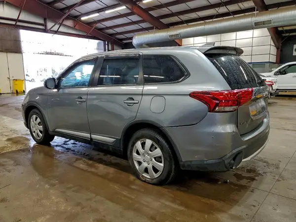 JA4AZ3A38HZ007736 2017 MITSUBISHI OUTLANDER - Image 2