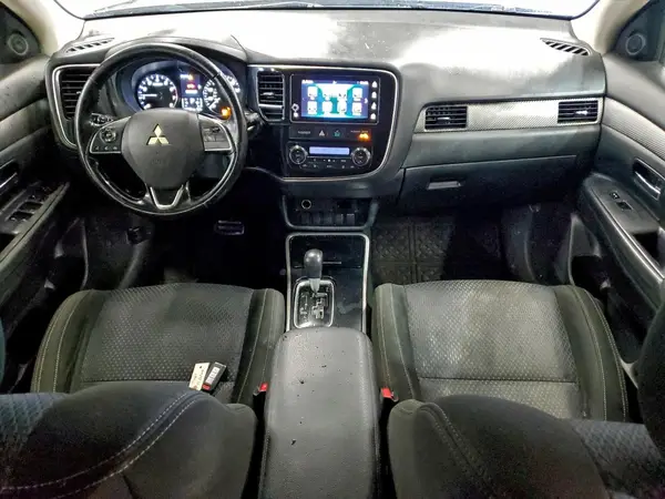 JA4AZ3A38HZ007736 2017 MITSUBISHI OUTLANDER - Image 8