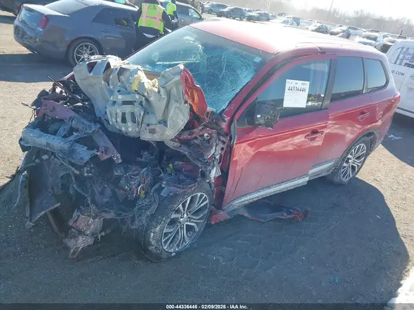 JA4AZ3A38HZ015335 2017 MITSUBISHI OUTLANDER - Image 2