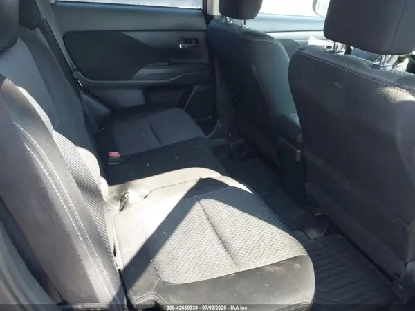 JA4AZ3A38HZ016498 2017 MITSUBISHI OUTLANDER - Image 8