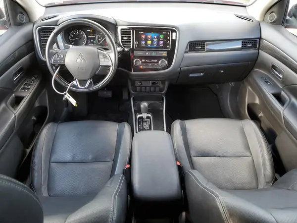 JA4AZ3A38HZ018655 2017 MITSUBISHI OUTLANDER - Image 8