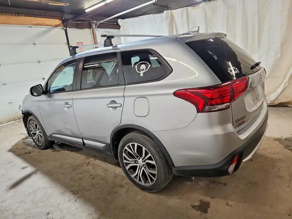 JA4AZ3A38HZ021538 2017 MITSUBISHI OUTLANDER - Image 2
