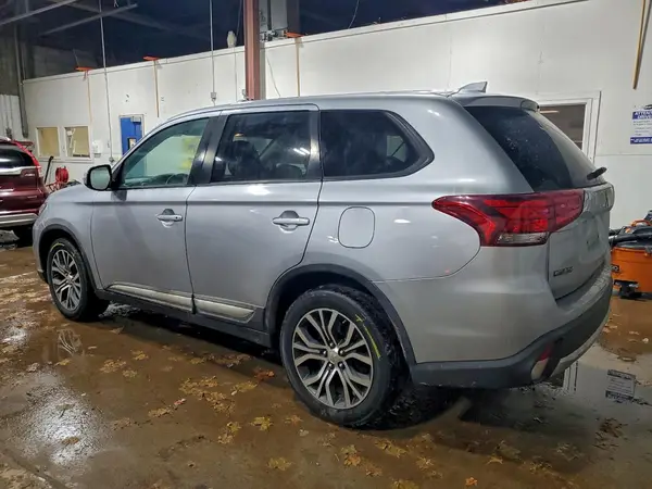 JA4AZ3A38HZ026609 2017 MITSUBISHI OUTLANDER - Image 2