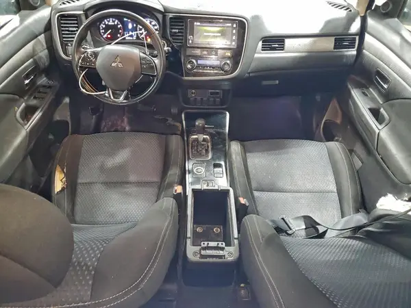 JA4AZ3A38HZ026609 2017 MITSUBISHI OUTLANDER - Image 8