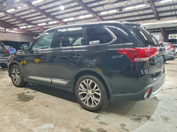 JA4AZ3A38HZ029638 2017 MITSUBISHI OUTLANDER - Image 2